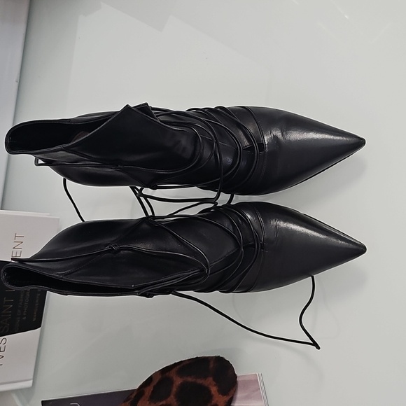 #32 Gianvito Rossi Black Leather Pointy  lace-up booties (heels) Witchy Cool - Picture 13 of 16